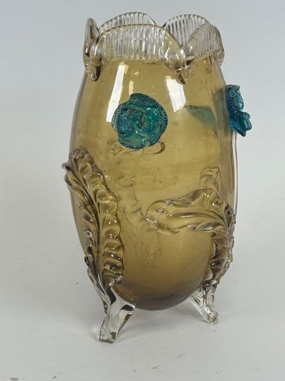 Tripod vase in colored glass with applied...