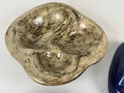 Set comprising two ceramic voids and a small...
