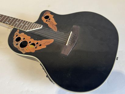 Harley Benton HBO, model 850 BK.
Six-string...