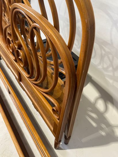Bed in bentwood, the crosspieces and lower...
