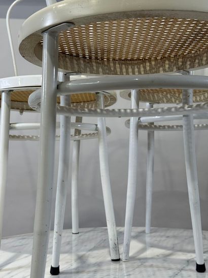 Garden set comprising: - white marble circular...