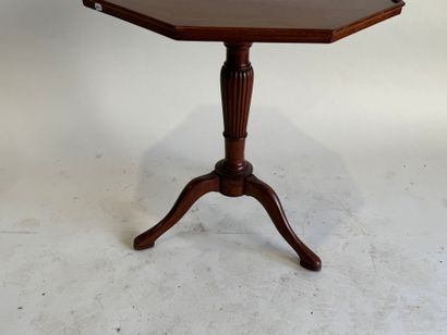 Mahogany veneered tripod pedestal table,...