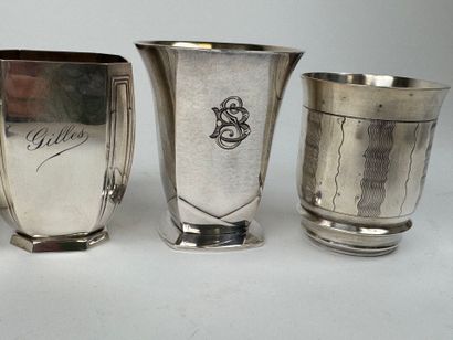 Silver plated lot including :
- CHRISTOFLE...