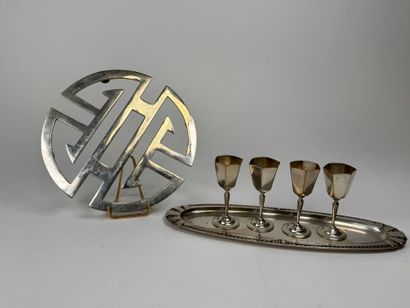 Silver-plated lot comprising: - a circular...