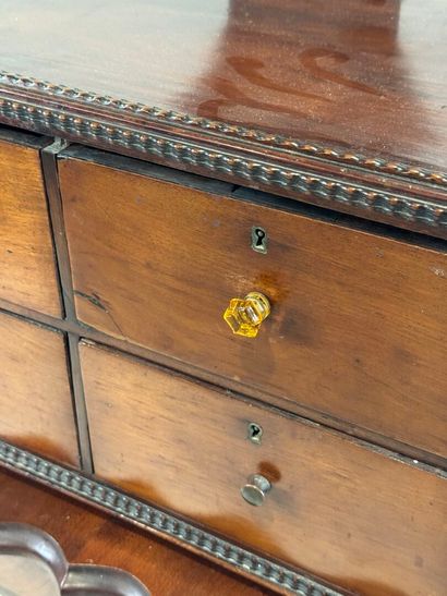 Small dressing table in wood and mahogany...