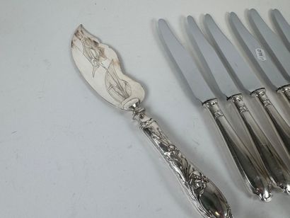 Silver-plated metal set comprising: - 6 table...