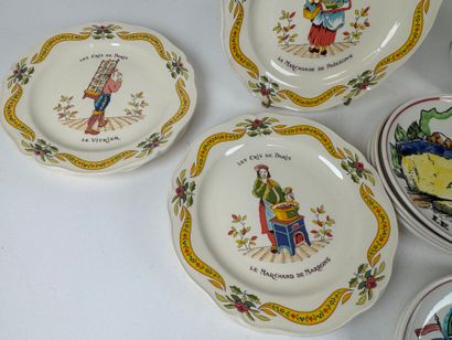 GIEN.
- Series of 12 earthenware plates decorated...