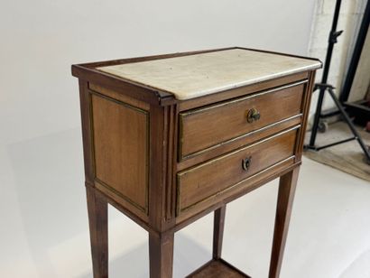 Small bedside table in wood and veneer opening...