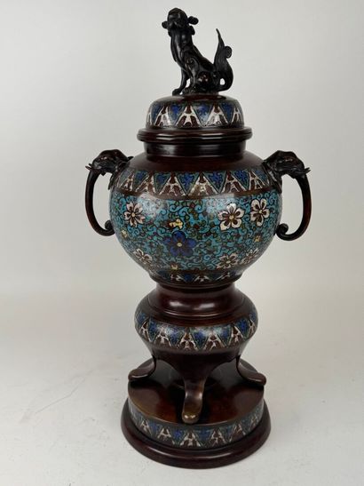 ASIA, 20th century.
Large cloisonné incense...