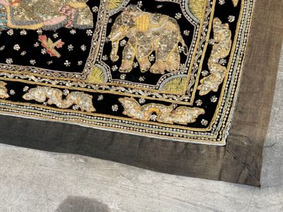 INDIA, 20th century.
Metallic thread and...
