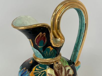 Lot including :
- VALLAURIS, large polychrome...
