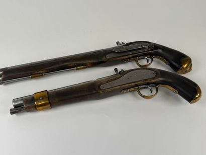 Set of two decorative flintlock pistols in...