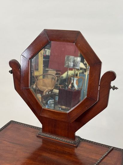 Small dressing table in wood and mahogany...