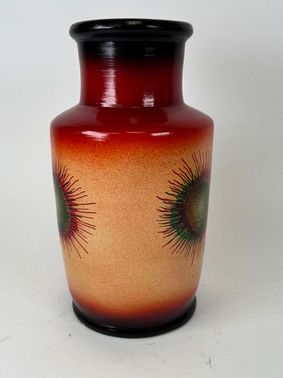 Ceramic vase decorated with polychrome motifs...