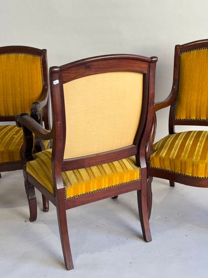 Set of 4 mahogany and mahogany veneered armchairs,...