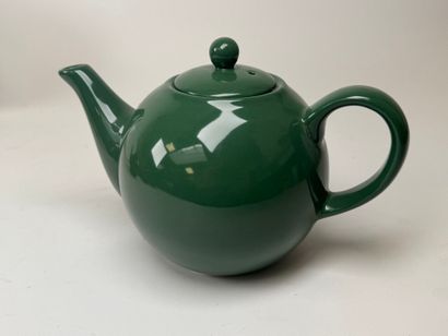 Polychrome porcelain and earthenware set...