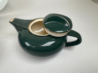Polychrome porcelain and earthenware set...
