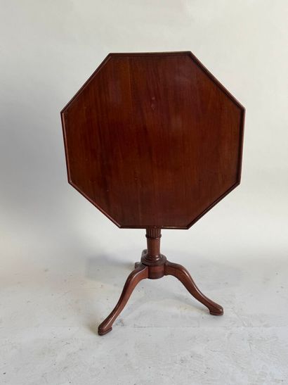 Mahogany veneered tripod pedestal table,...