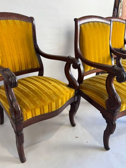 Set of 4 mahogany and mahogany veneered armchairs,...