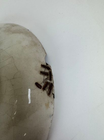 IZNIC, in the gouû of.
Large circular polychrome...