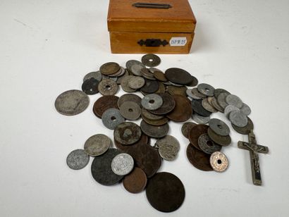 Small lot of loose coins in a wooden box...