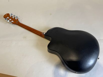 Harley Benton HBO, model 850 BK.
Six-string...