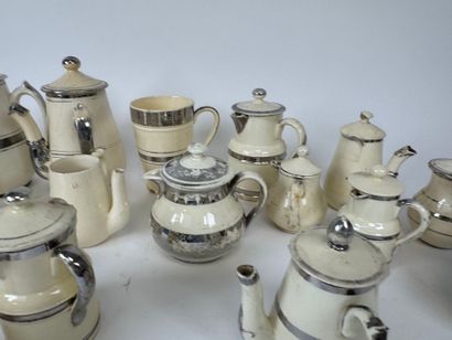 LANGEAIS.
Seventeen cream and silver-plated...