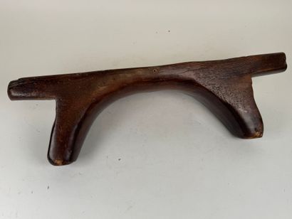 Ox harness in patinated wood.
15 x 55 x 15...