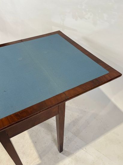 Rectangular game table in wood and mahogany...