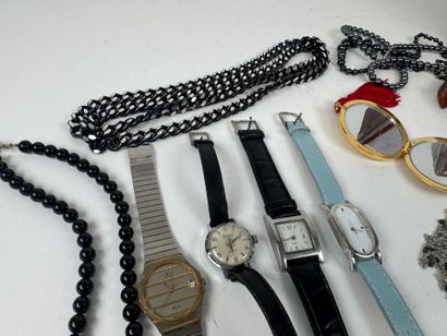 Lot of costume jewelry including necklaces,...