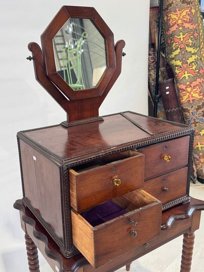 Small dressing table in wood and mahogany...