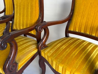 Set of 4 mahogany and mahogany veneered armchairs,...