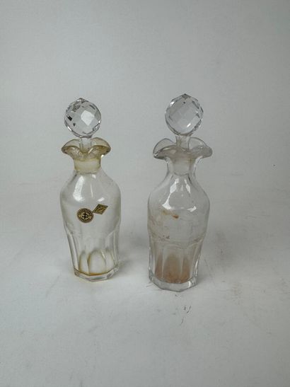 ERCUIS.
Silver-plated oil and vinegar cruet...