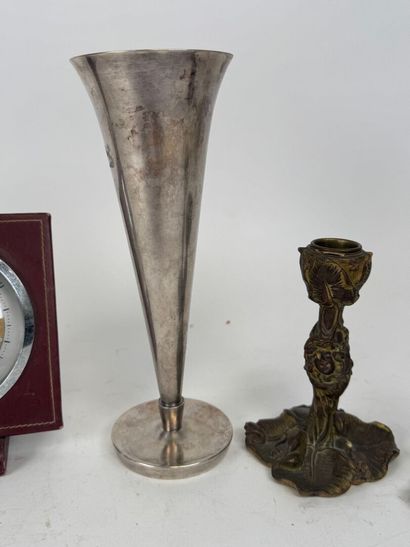 Lot including :
- a pair of patinated bronze...