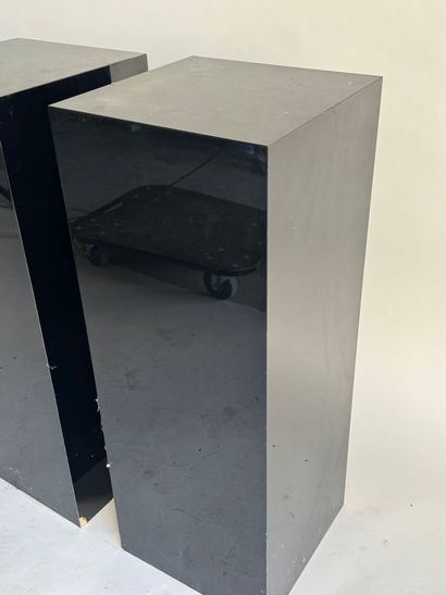 Pair of rectangular sellettes in black lacquered...