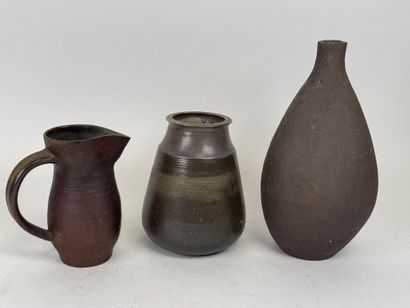 Lot comprising two ceramic vases and a pitcher.
Marks...