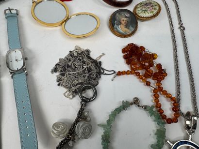 Lot of costume jewelry including necklaces,...