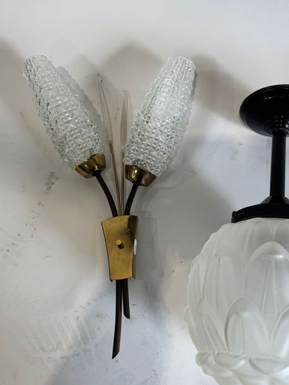 Set comprising:
- painted metal and glass...