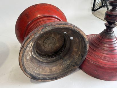 BIRMANIA, early 20th century. 
Red lacquered...