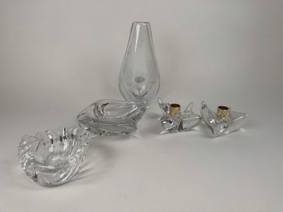 Moulded and pressed crystal lot including...