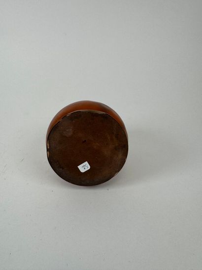 Cigarette holder in amber and gilt metal,...
