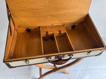 NEWLAND, TARLTON & Co. 
Travel writing case...