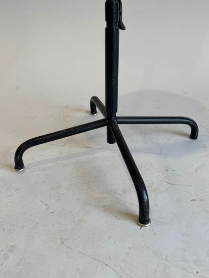 TRIPPEL.
Metal, wood and rubber industrial...