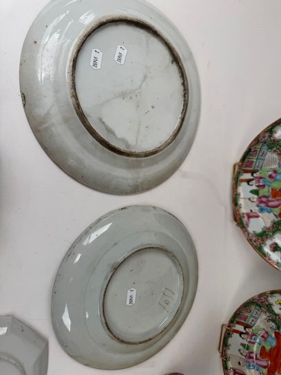 CANTON, early 20th century. 
Polychrome enameled...
