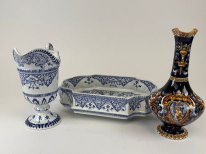 GIEN.
Polychrome earthenware set including...