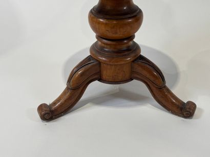 Circular tripod piano stool in molded wood,...