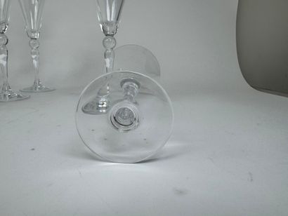 Set of crystal glasses including :
- 7 water...