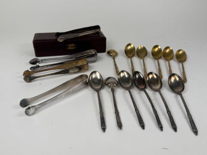 Lot in silver and gilt metal comprising :
-...