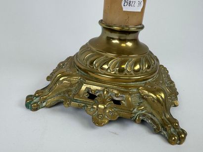 Onyx and gilt metal oil lamp H. 79 cm.
