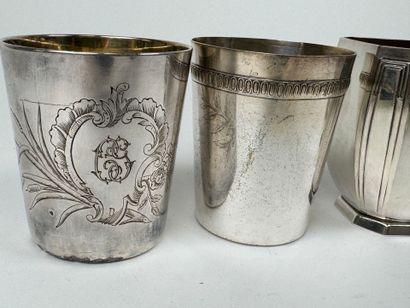 Silver plated lot including :
- CHRISTOFLE...